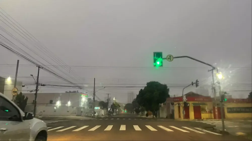 Neblina em Campo Grande nesta manhã (Karina Campos, Midiamax)