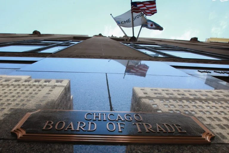 Bolsa de Chicago sinaliza humor do mercado global para as commodities agro. / Scott Olson/Guettyimages