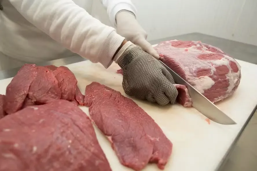 Carne bovina, café e algumas frutas estão entre os itens beneficiados — Foto: Wenderson Araujo/CNA