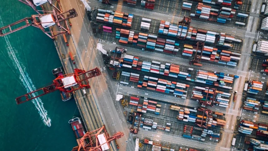O governo chinês defende ganhos de eficiência e capacidade produtiva - Foto: Canva