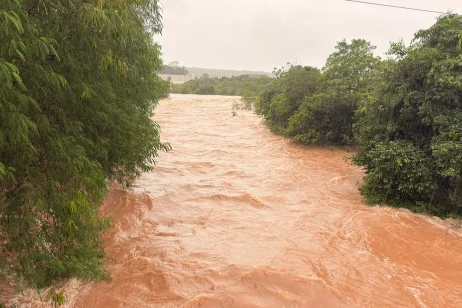 Fortes chuvas elevam nível do Rio Sucuriú e ponto turístico é fechado - Crédito: Prefeitura Municipal de Costa Rica
